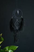 Load image into Gallery viewer, black dream catcher with crystal